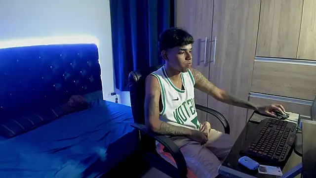 Snapshot of elias_ford chatting on 10/09/25, 07:56 elias ford online show from 10/09/25, 07:56