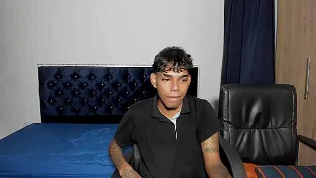 Snapshot of elias_ford chatting on 10/14/25, 08:42 elias ford online show from 10/14/25, 08:42