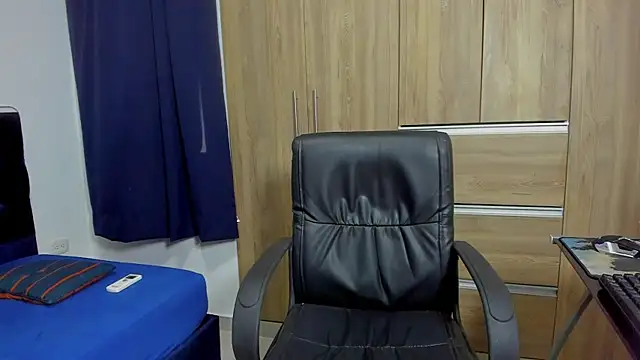 Snapshot of elias_ford chatting on 10/22/25, 07:57 elias ford online show from 10/22/25, 07:57