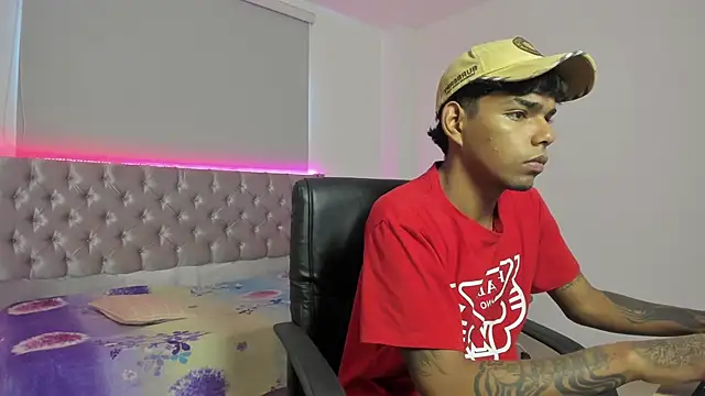 Snapshot of elias_ford chatting on 10/28/25, 07:49 elias ford online show from 10/28/25, 07:49