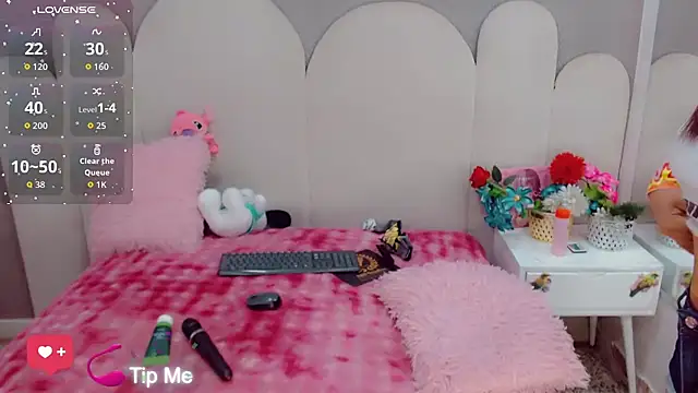 Snapshot of party_girl_skiny chatting on 06/15/26, 09:22 party girl skiny online show from 06/15/26, 09:22