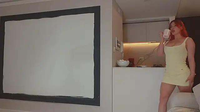 Snapshot of AbrilColls_ chatting on 10/18/25, 02:03 AbrilColls online show from 10/18/25, 02:03