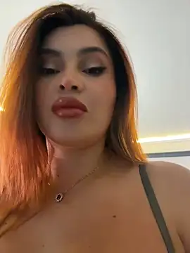 Snapshot of AbrilColls_ chatting on 07/08/26, 11:53 AbrilColls online show from 07/08/26, 11:53