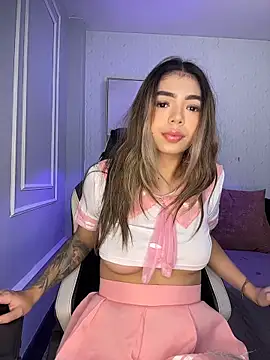 HoneyMollyX online show from 10/22/25, 01:00