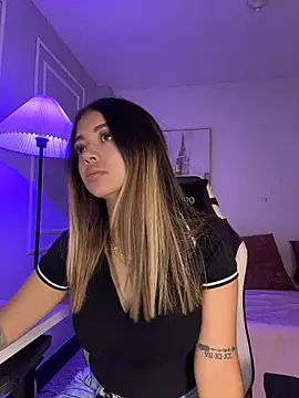 HoneyMollyX online show from 04/17/26, 01:03