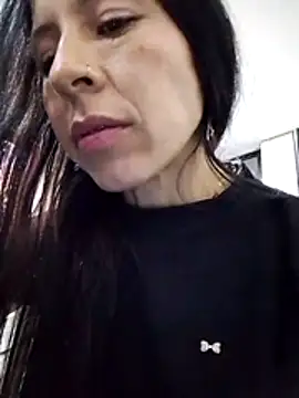 Snapshot of you_yuyuu chatting on 11/02/25, 04:26 you yuyuu online show from 11/02/25, 04:26