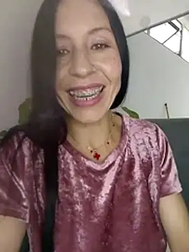 Snapshot of you_yuyuu chatting on 11/04/25, 05:01 you yuyuu online show from 11/04/25, 05:01