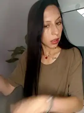 Snapshot of you_yuyuu chatting on 11/05/25, 09:04 you yuyuu online show from 11/05/25, 09:04