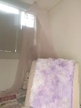 Snapshot of you_yuyuu chatting on 11/11/25, 10:10 you yuyuu online show from 11/11/25, 10:10