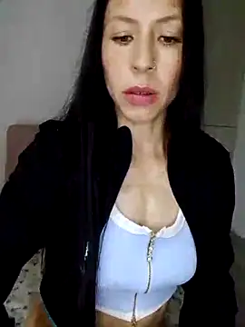 Snapshot of you_yuyuu chatting on 11/16/25, 02:39 you yuyuu online show from 11/16/25, 02:39