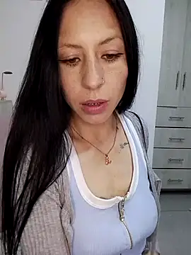 Snapshot of you_yuyuu chatting on 11/20/25, 10:53 you yuyuu online show from 11/20/25, 10:53