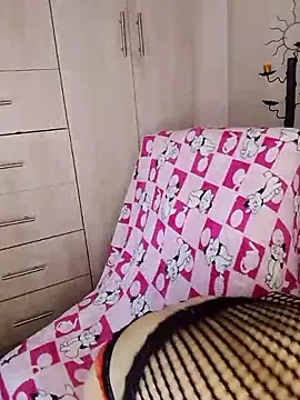 Snapshot of you_yuyuu chatting on 02/27/26, 06:24 you yuyuu online show from 02/27/26, 06:24