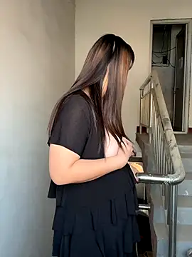 weiww1995 online show from 12/23/25, 02:53