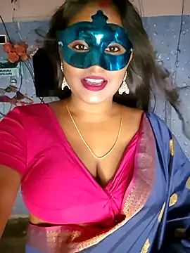 Snapshot of Sweet-Maddlina chatting on 07/14/26, 01:50 Sweet-Maddlina online show from 07/14/26, 01:50