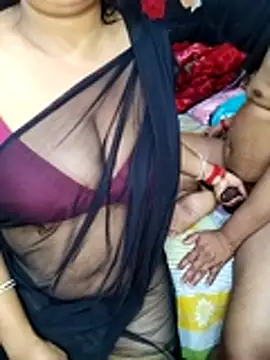 Snapshot of modhu82 chatting on 12/18/25, 06:58 modhu82 online show from 12/18/25, 06:58