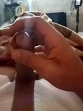 Snapshot of Brunim1869 chatting on 02/15/26, 05:37 Brunim1869 online show from 02/15/26, 05:37