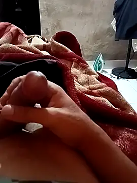 Snapshot of Brunim1869 chatting on 04/16/26, 02:56 Brunim1869 online show from 04/16/26, 02:56