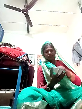 Hot hat online show from 10/11/25, 03:39