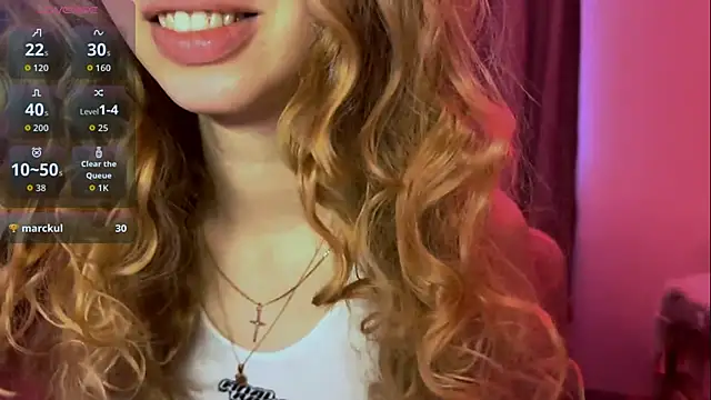 Snapshot of LunaCrave chatting on 12/14/25, 10:20 LunaCrave online show from 12/14/25, 10:20