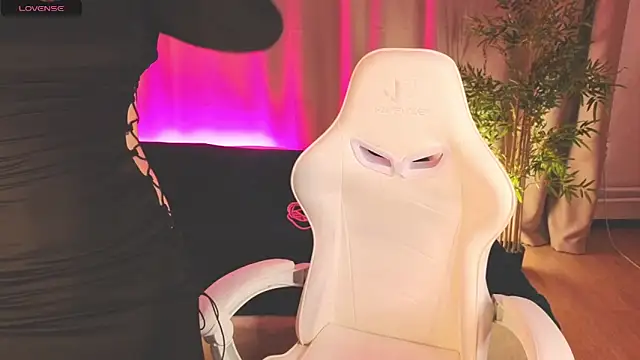 Rene Shine online show from 03/15/26, 05:19