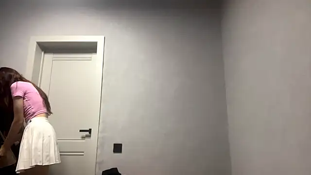 Snapshot of WildPeachh chatting on 10/21/25, 06:08 WildPeachh online show from 10/21/25, 06:08