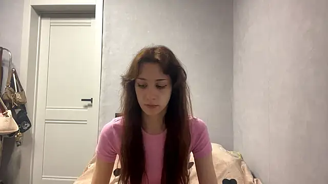 Snapshot of WildPeachh chatting on 10/23/25, 06:06 WildPeachh online show from 10/23/25, 06:06