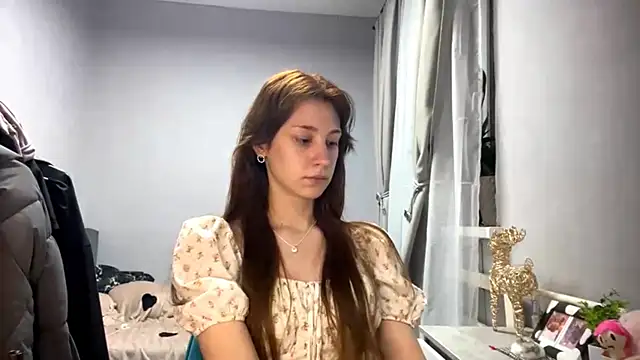 Snapshot of WildPeachh chatting on 11/17/25, 07:08 WildPeachh online show from 11/17/25, 07:08