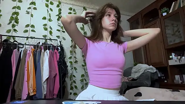 Snapshot of WildPeachh chatting on 11/27/25, 07:38 WildPeachh online show from 11/27/25, 07:38