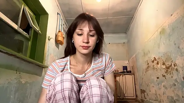 Snapshot of WildPeachh chatting on 04/24/26, 07:33 WildPeachh online show from 04/24/26, 07:33