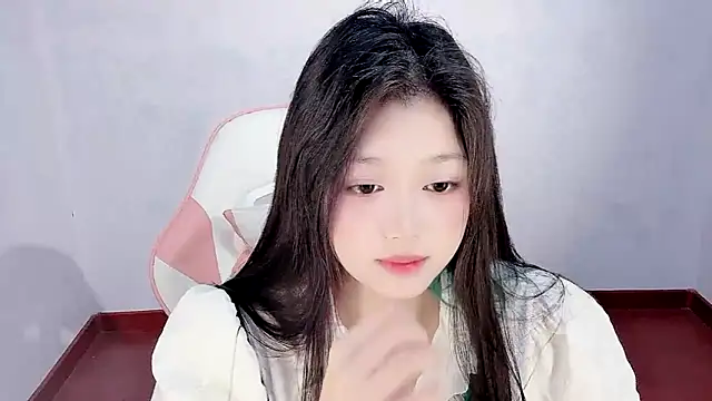 -chenchen online show from 10/18/25, 02:18