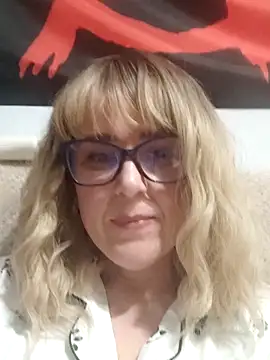 Snapshot of Amelialove42 chatting on 03/15/26, 07:42 Amelialove42 online show from 03/15/26, 07:42