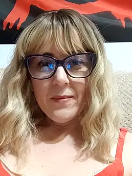 Snapshot of Amelialove42 chatting on 03/21/26, 06:22 Amelialove42 online show from 03/21/26, 06:22