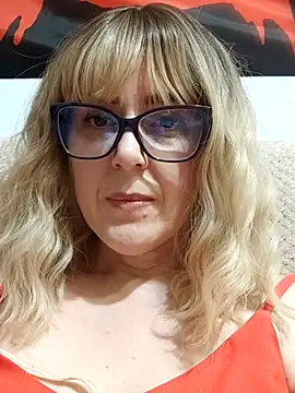 Snapshot of Amelialove42 chatting on 04/04/26, 07:55 Amelialove42 online show from 04/04/26, 07:55