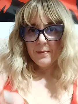 Snapshot of Amelialove42 chatting on 04/06/26, 07:15 Amelialove42 online show from 04/06/26, 07:15