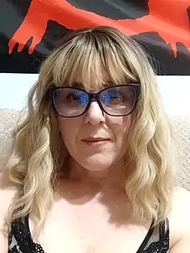 Snapshot of Amelialove42 chatting on 04/19/26, 06:43 Amelialove42 online show from 04/19/26, 06:43