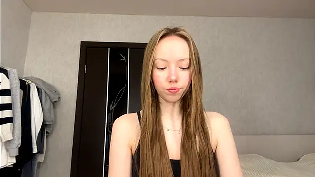 AntoniaMoravick online show from 12/15/25, 07:12