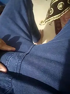 Snapshot of desiboysurya chatting on 10/29/25, 09:00 desiboysurya online show from 10/29/25, 09:00