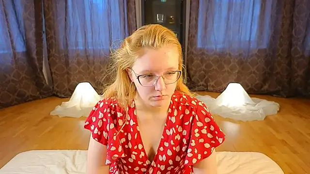 AlinaAldrete online show from 11/02/25, 04:26