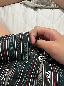 Snapshot of haruki_18old chatting on 10/09/25, 02:15 haruki 18old online show from 10/09/25, 02:15