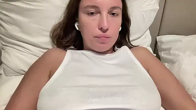 Snapshot of CArivora chatting on 02/22/26, 10:30 CArivora online show from 02/22/26, 10:30