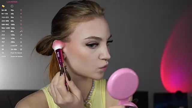 Snapshot of beckymadsons chatting on 03/05/26, 11:17 beckymadsons online show from 03/05/26, 11:17