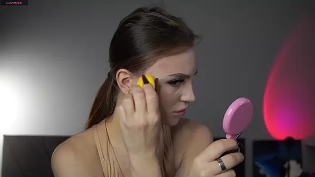 Snapshot of beckymadsons chatting on 03/07/26, 11:18 beckymadsons online show from 03/07/26, 11:18