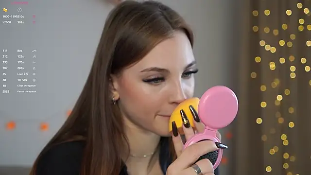 Snapshot of beckymadsons chatting on 03/11/26, 11:27 beckymadsons online show from 03/11/26, 11:27