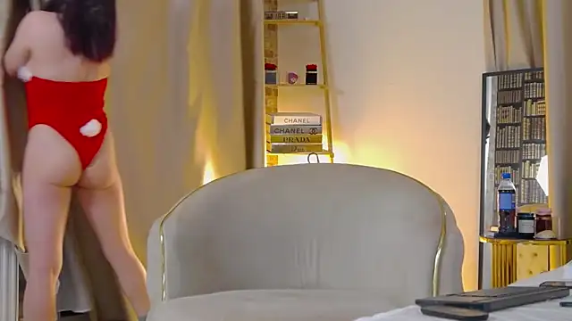 Snapshot of OliviaCart chatting on 12/03/25, 07:12 OliviaCart online show from 12/03/25, 07:12