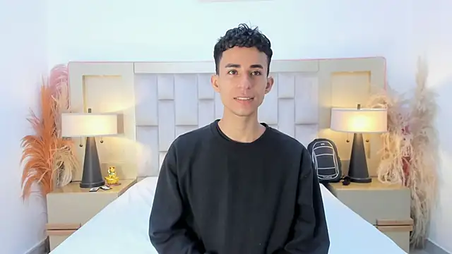 Snapshot of Zahir_Ashar chatting on 04/20/26, 11:35 Zahir Ashar online show from 04/20/26, 11:35