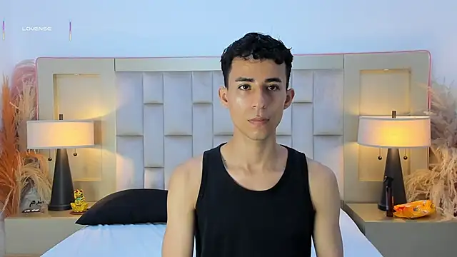 Snapshot of Zahir_Ashar chatting on 04/22/26, 11:45 Zahir Ashar online show from 04/22/26, 11:45