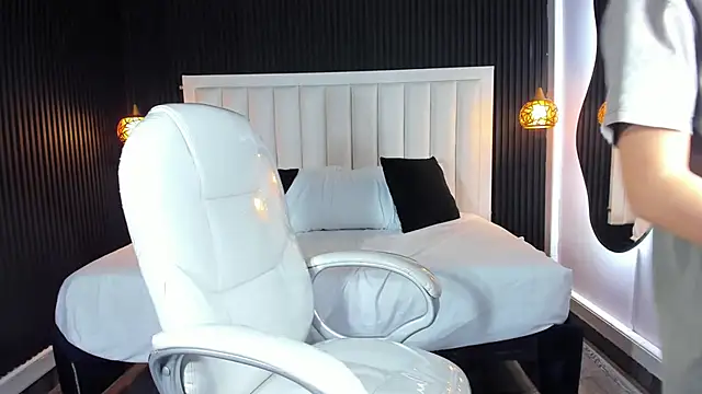 Snapshot of HasleyCarter chatting on 11/19/25, 04:45 HasleyCarter online show from 11/19/25, 04:45