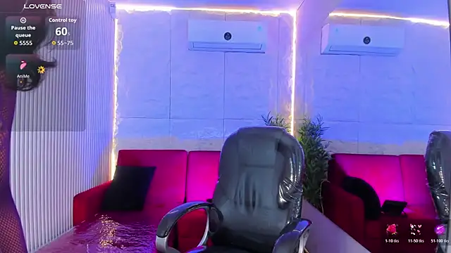 Snapshot of HasleyCarter chatting on 12/13/25, 10:59 HasleyCarter online show from 12/13/25, 10:59