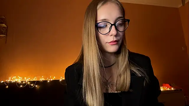 EvaPeace online show from 10/09/25, 05:00