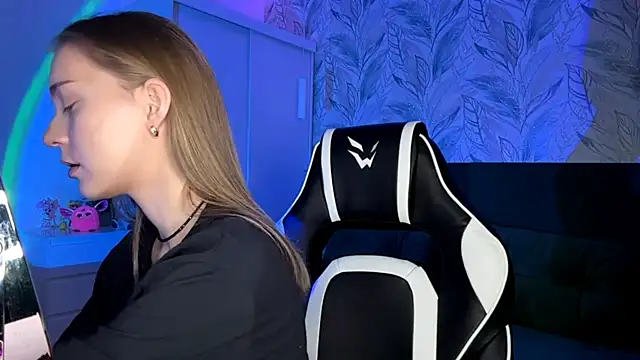 EvaPeace online show from 11/12/25, 05:24